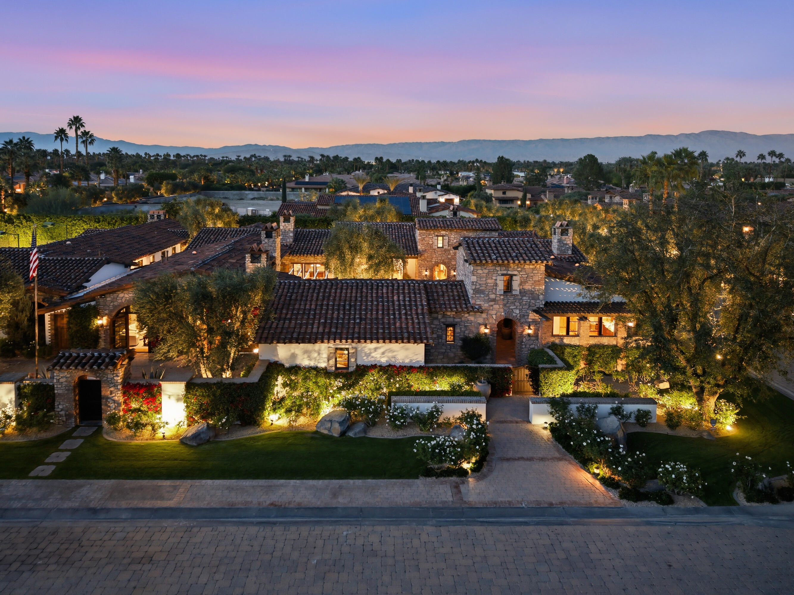4 Via L' Antico Rancho Mirage, CA 92270 - Photo 12 of 75 a view of a city