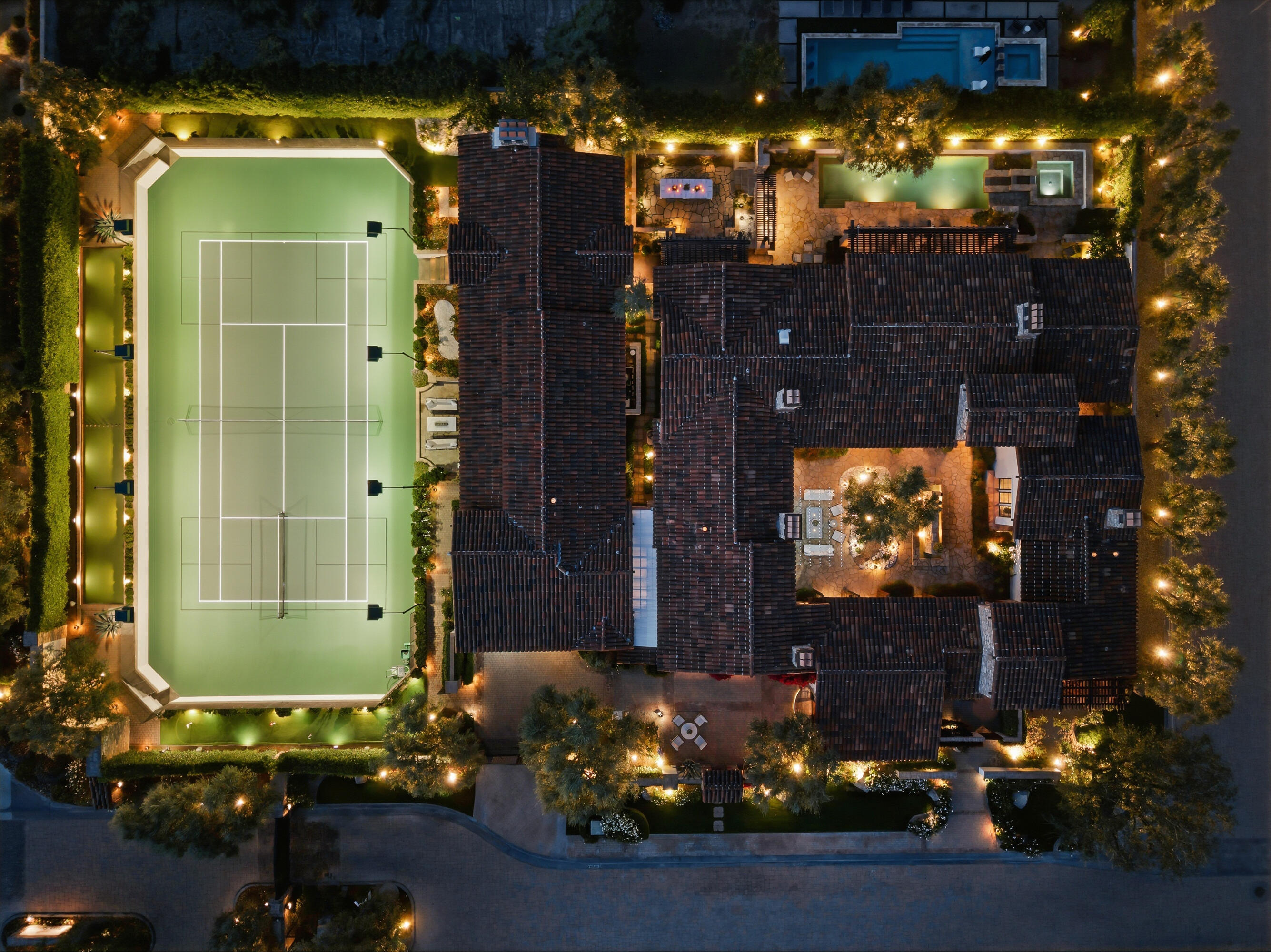 4 Via L' Antico Rancho Mirage, CA 92270 - Photo 2 of 75 a bathroom with a sink shower and a mirror