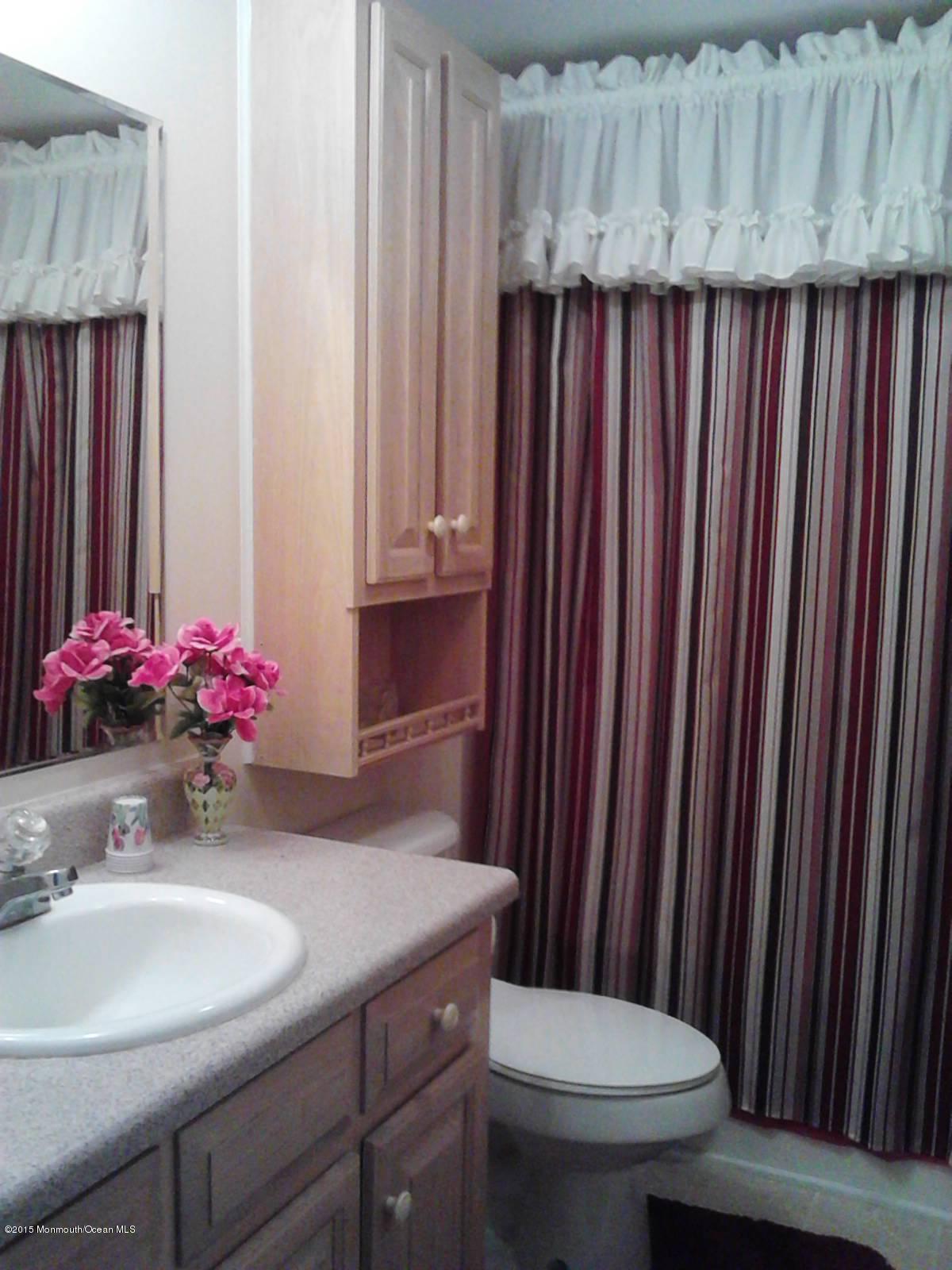 919 Oak Ridge Terrace Whiting, NJ 08759 - Photo 18 of 20 IMG_20150807_101757