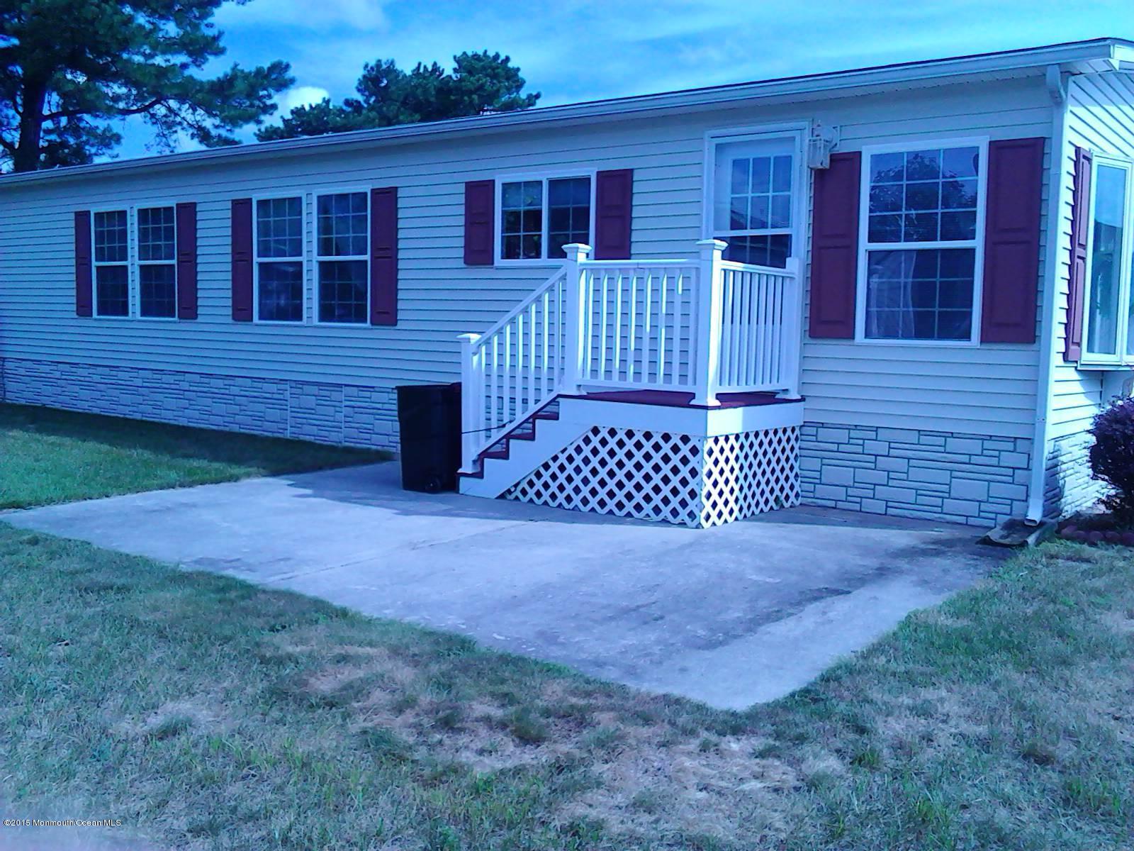 919 Oak Ridge Terrace Whiting, NJ 08759 - Photo 2 of 20 IMG_20150807_095449