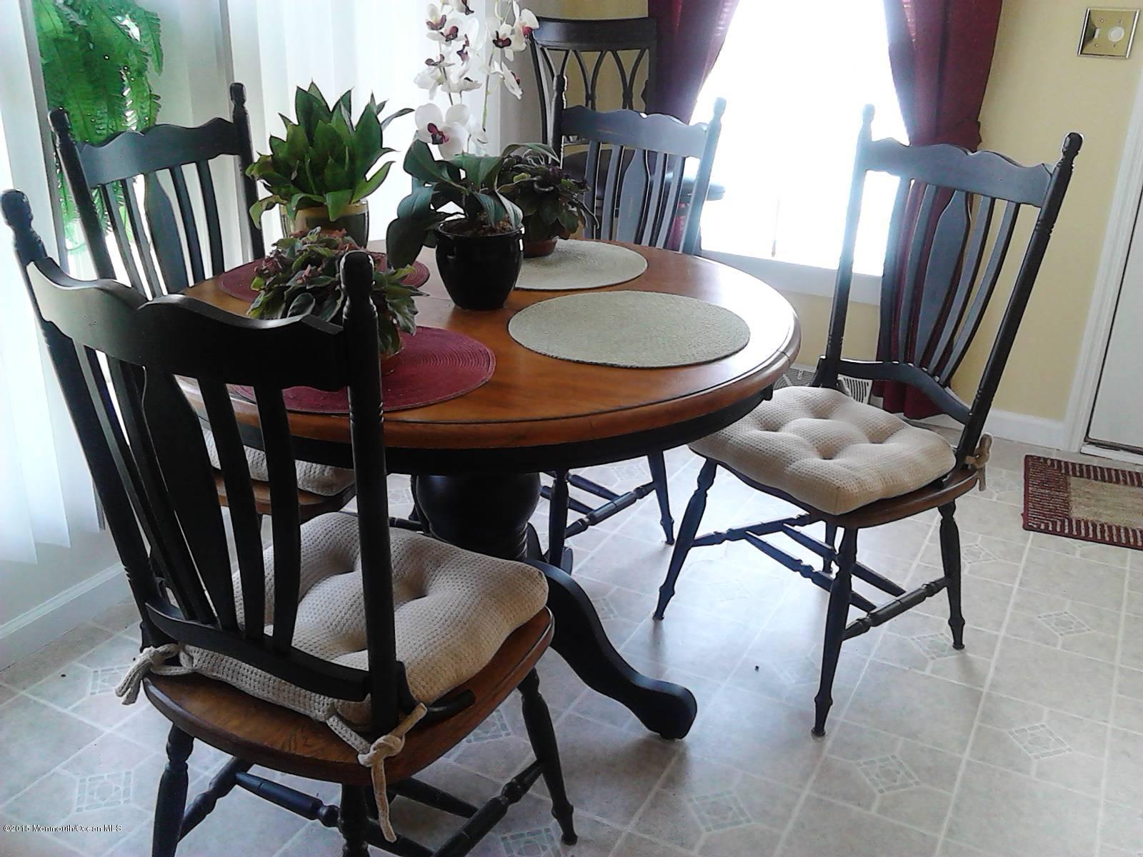 919 Oak Ridge Terrace Whiting, NJ 08759 - Photo 3 of 20 IMG_20150804_145719