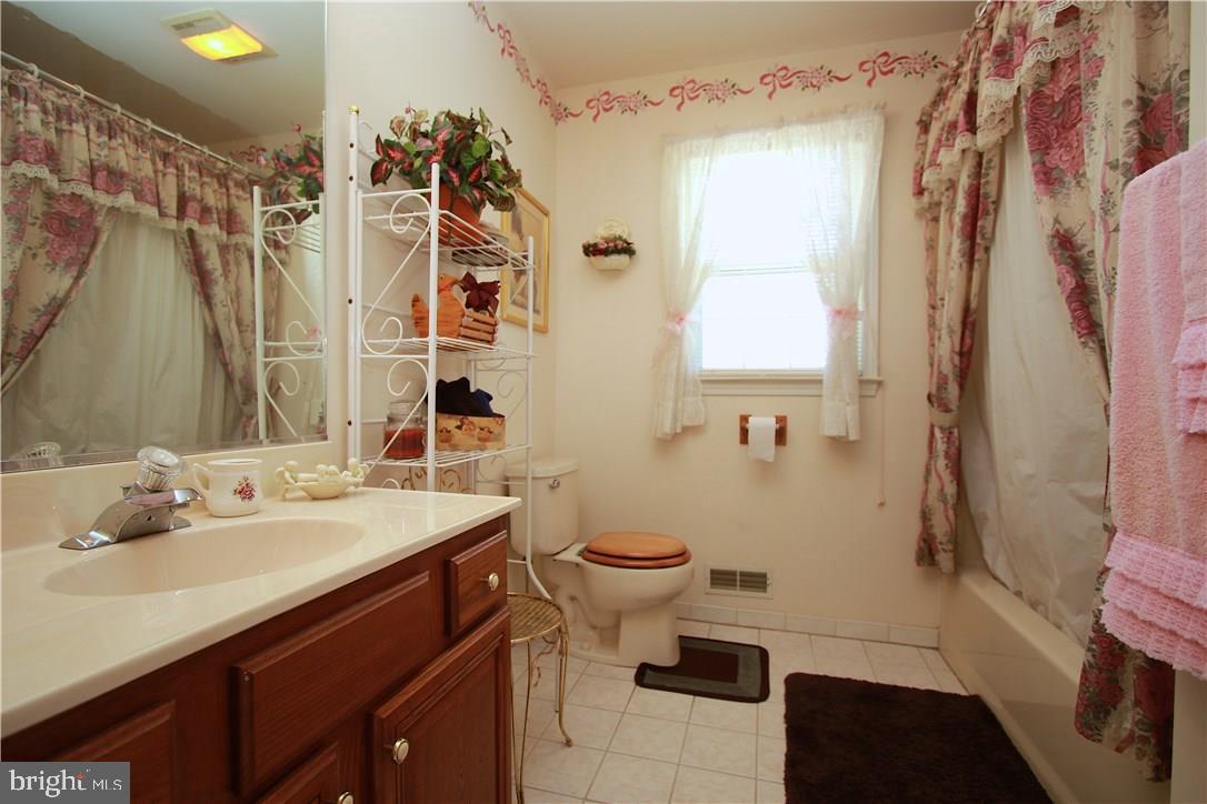 204 Wave Road Manahawkin, NJ 08050 - Photo 22 of 29