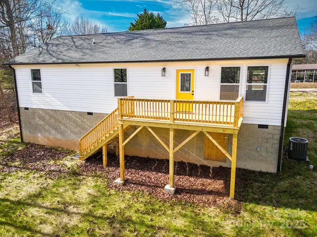 $314,900 | 170 Lake Mountain View Drive, Marion, NC 28752