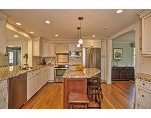24 Pilgrim Road Wellesley, MA 02481 - Photo 7 of 29 Gallery Image 7