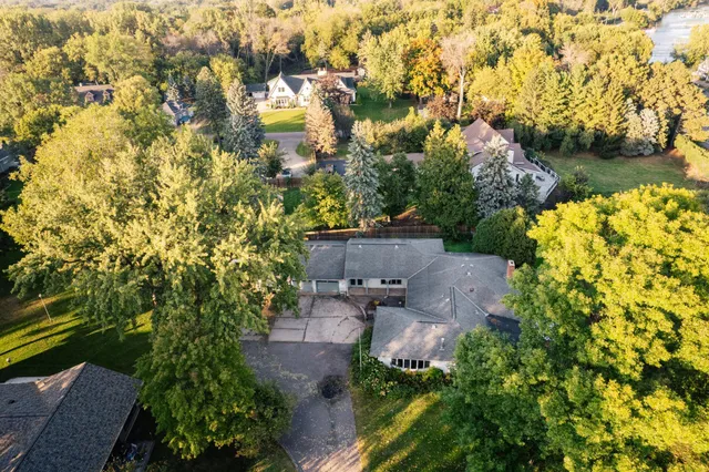 $1,245,000 | 2040 North Shore Drive, Orono, MN 55391