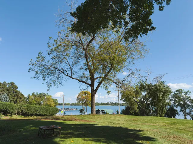 $1,245,000 | 2040 North Shore Drive, Orono, MN 55391