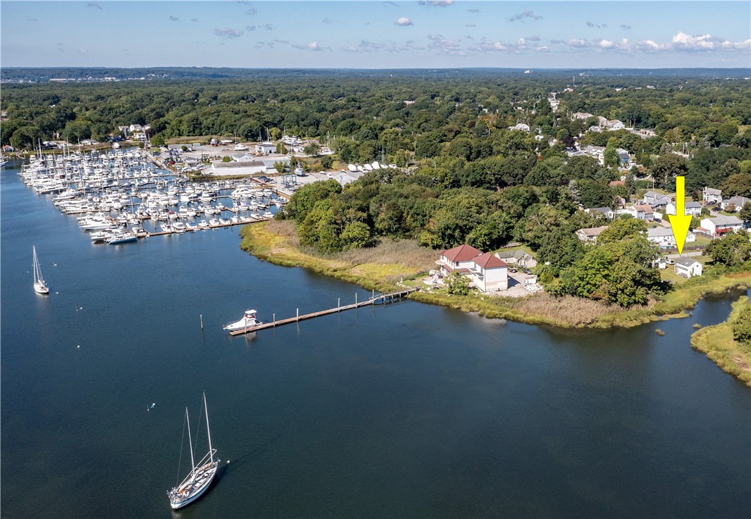 82 Carder Road Warwick, RI 02889 - Photo 2 of 4 Gallery Image 2