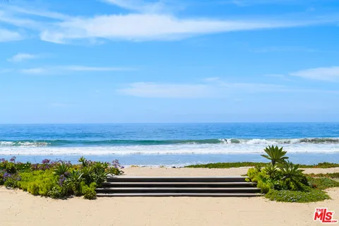 $38,500,000 | 31134 Broad Beach Road, Malibu, CA 90265