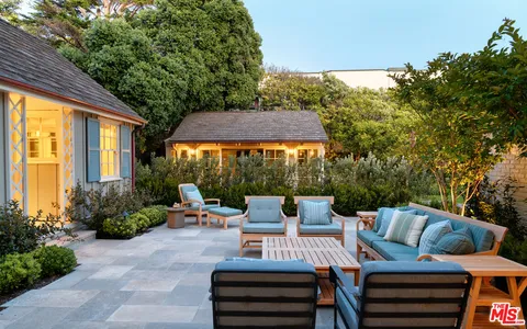 $38,500,000 | 31134 Broad Beach Road, Malibu, CA 90265