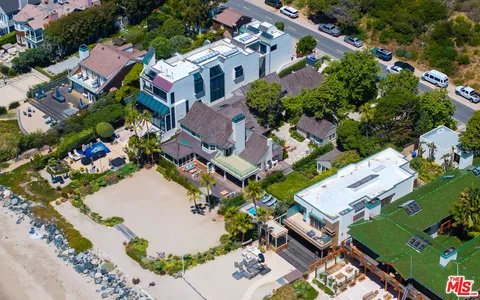 $38,500,000 | 31134 Broad Beach Road, Malibu, CA 90265