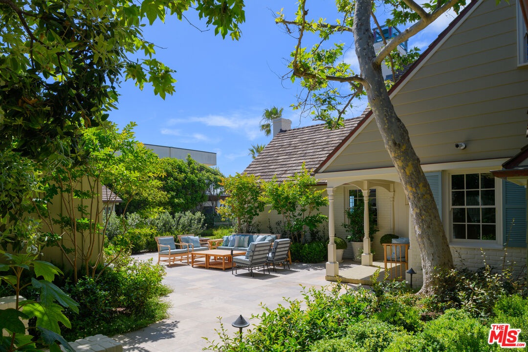 31134 Broad Beach Road Malibu, CA 90265 - Photo 10 of 59