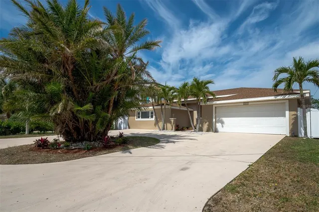 $1,175,000 | 2504 Hibiscus Drive West, Belleair Beach, FL 33786