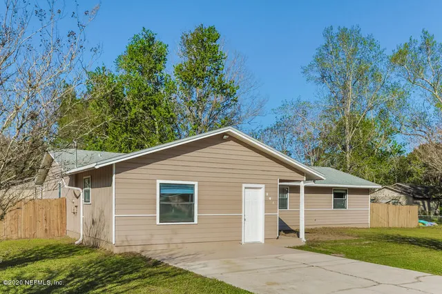 $1,705 | 301 Highland Avenue, Green Cove Springs, FL 32043