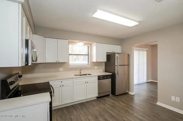 $1,705 | 301 Highland Avenue, Green Cove Springs, FL 32043