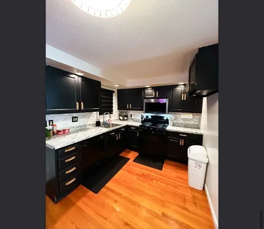 $284,900 | 1277 Bay Street, Springfield, MA 01109