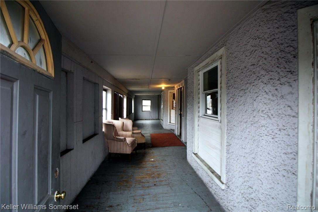 601 Perry Street Pontiac, MI 48342 - Photo 6 of 21 IMG_0087.JPG