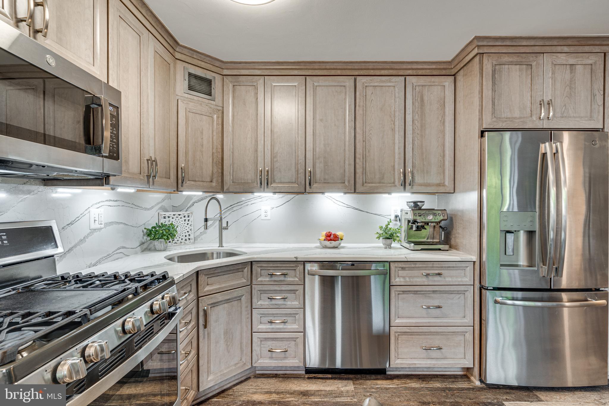 1300 South Arlington Ridge Road, Unit 311 Arlington, VA 22202 - Photo 11 of 39 Under Cabinet Lighting!