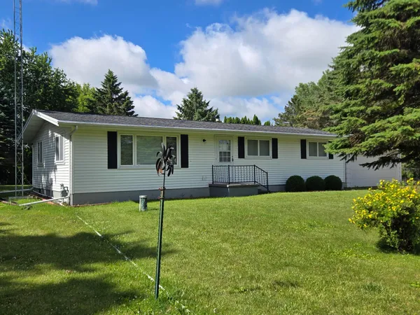 $230,000 | 4535 Hickory Heights Avenue, Oshkosh, WI 54904