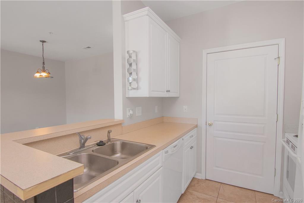 18711 Ruffner Drive, Unit 2A Cornelius, NC 28031 - Photo 5 of 15