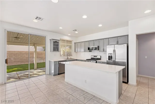 $2,700 | 9325 Dorrell Lane, Las Vegas, NV 89149
