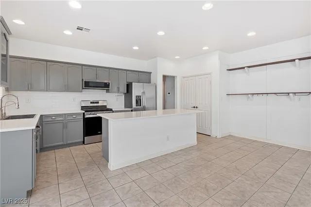 $2,700 | 9325 Dorrell Lane, Las Vegas, NV 89149