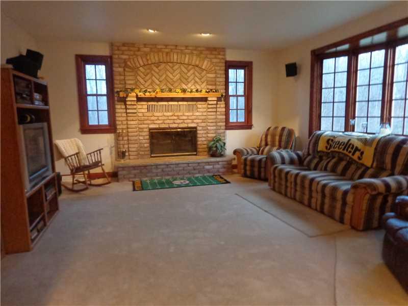 3139 Frampton Road West Middlesex, PA 16159 - Photo 7 of 15 Family Room.