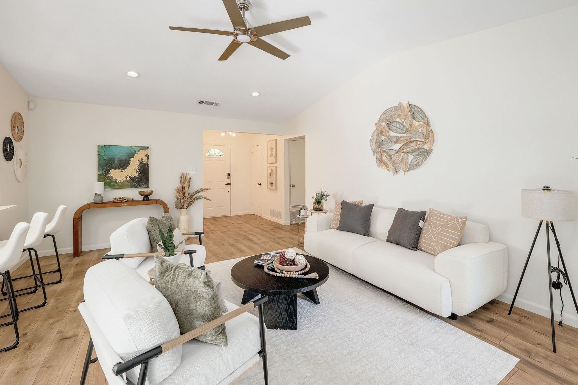 12511 Tree Line Drive Austin, TX 78729 - Photo 8 of 19 a living room with furniture