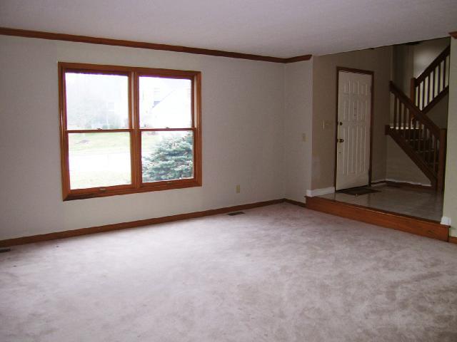 1059 Riva Ridge Boulevard Gahanna, OH 43230 - Photo 2 of 11