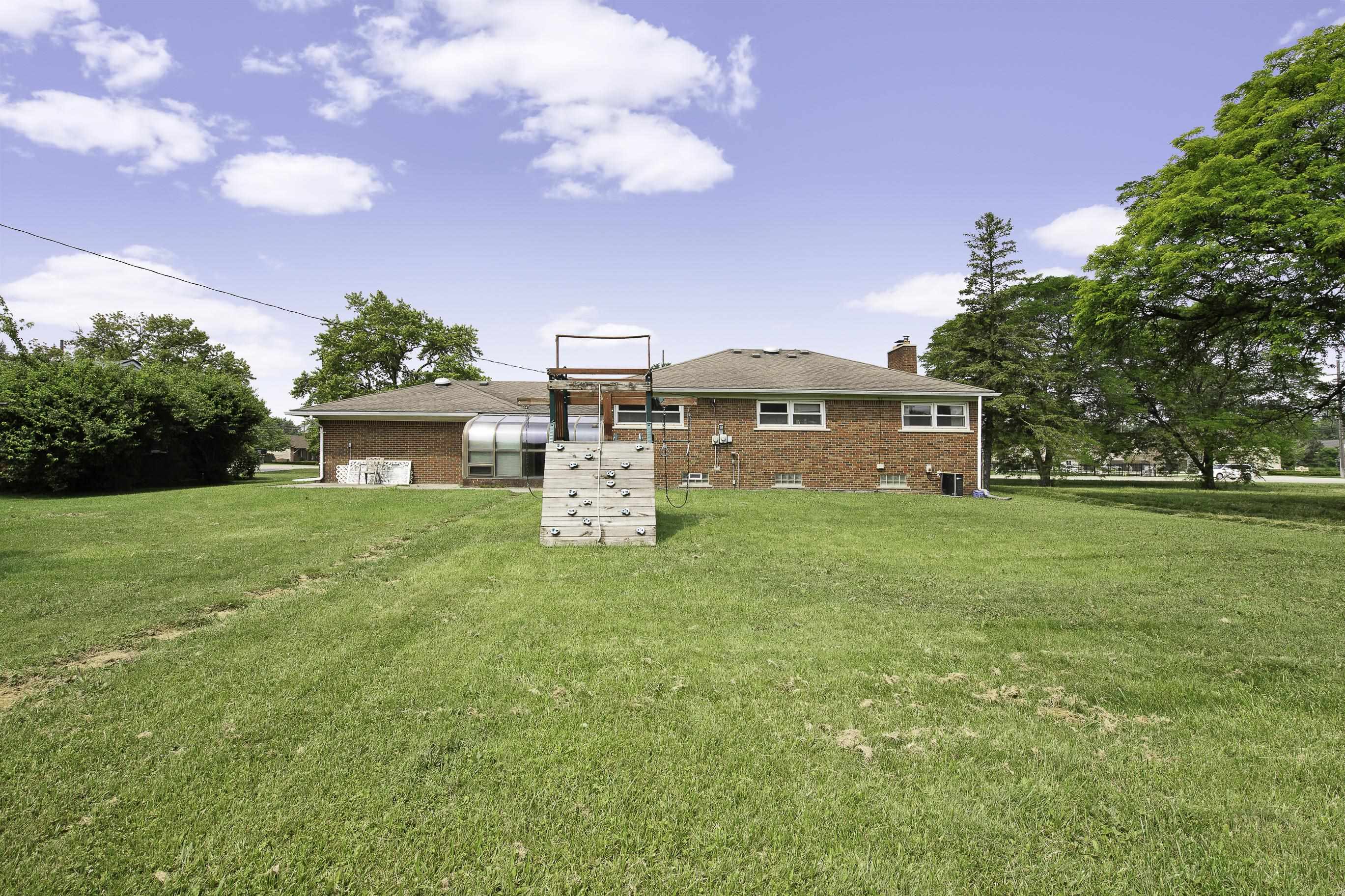 36064 Garfield Road Clinton Township, MI 48035 - Photo 15 of 42 50113285-14.JPG