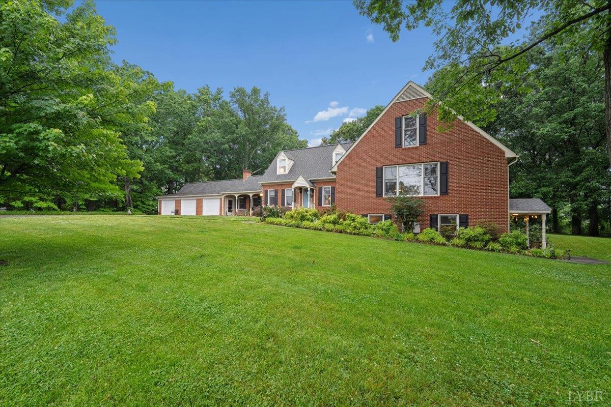 3289 Peaks Road Bedford, VA 24523 - Photo 3 of 71 a front view of house with yard and green space