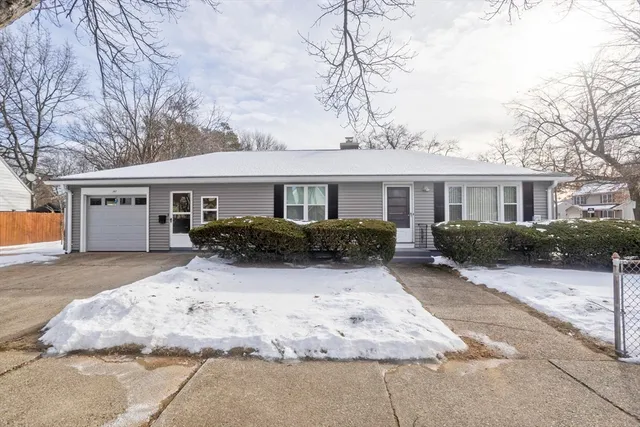 $299,999 | 147 Bowles Park, Springfield, MA 01104
