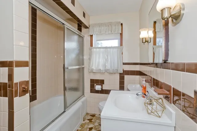 $299,999 | 147 Bowles Park, Springfield, MA 01104