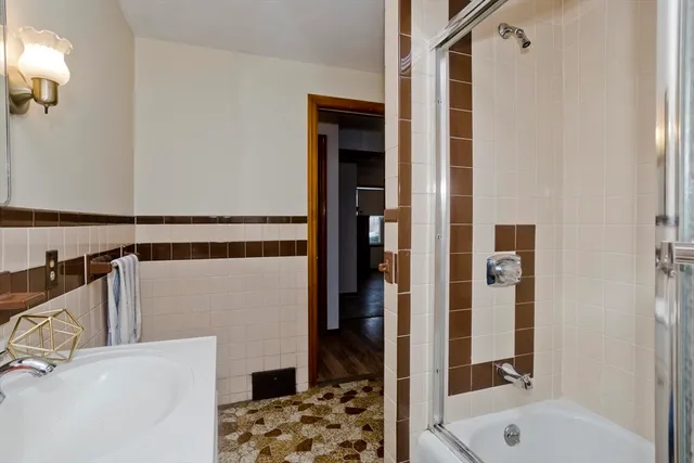 $299,999 | 147 Bowles Park, Springfield, MA 01104