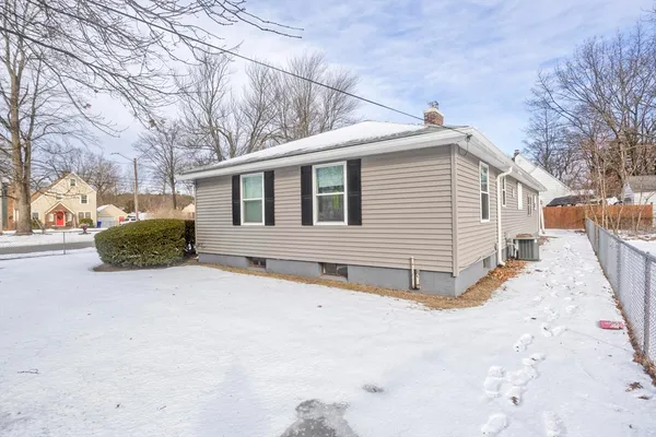$299,999 | 147 Bowles Park, Springfield, MA 01104