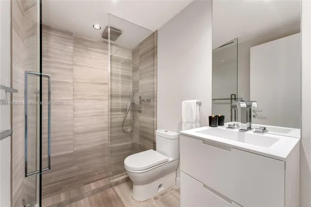 $5,750,000 | 4701 Meridian Avenue, Unit 421, Miami Beach, FL 33140