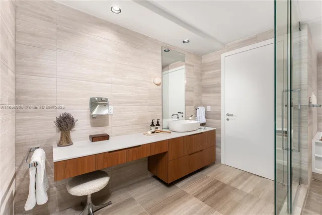 $5,750,000 | 4701 Meridian Avenue, Unit 421, Miami Beach, FL 33140