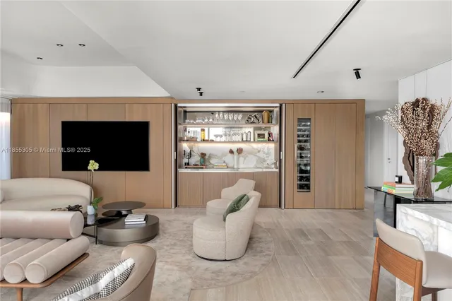 $5,750,000 | 4701 Meridian Avenue, Unit 421, Miami Beach, FL 33140