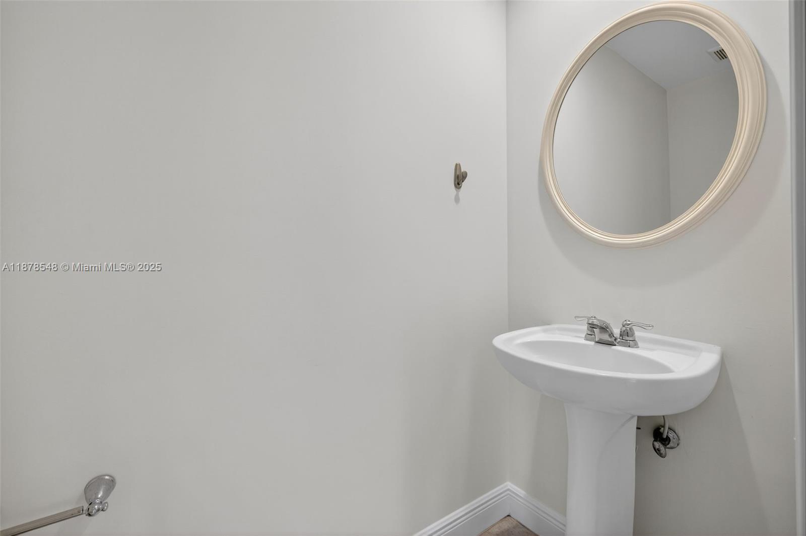 27 Southwest 6th Court Pompano Beach, FL 33060 - Photo 11 of 70 1/2 bath second floor