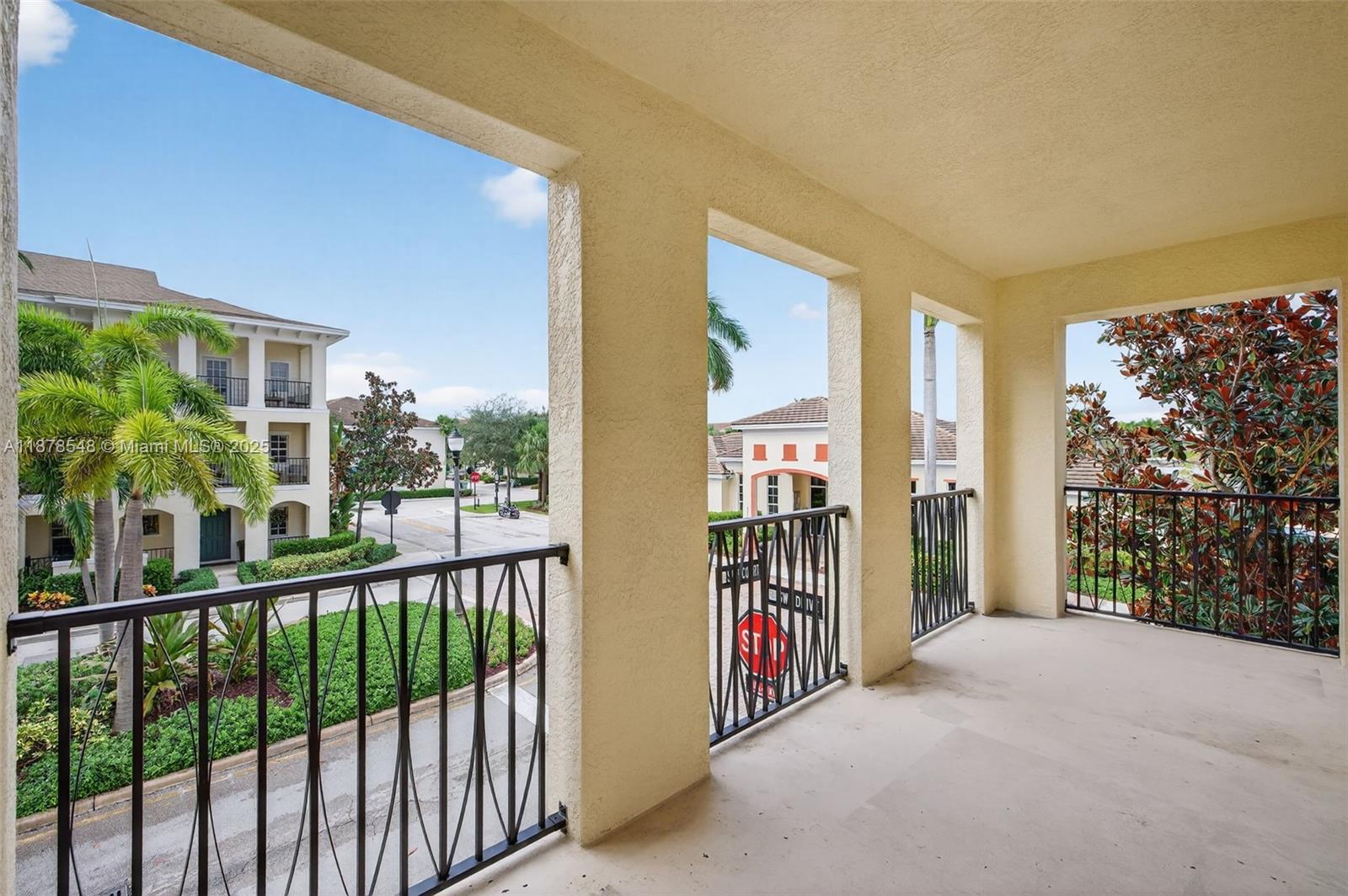 27 Southwest 6th Court Pompano Beach, FL 33060 - Photo 18 of 70 2nd Level off living room