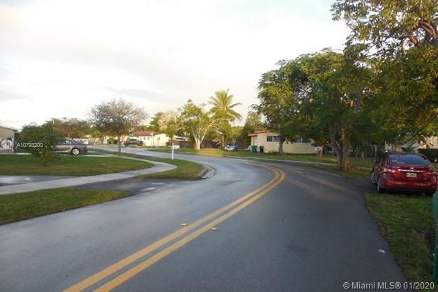 19241 Holiday Road Cutler Bay, FL 33157 - Photo 6 of 42