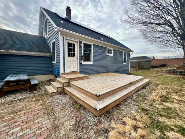 $330,000 | 242 Elm Street, Claremont, NH 03743