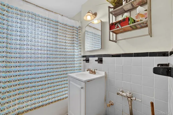 $189,999 | 2 Fisher Drive, Unit 318, Mount Vernon, NY 10552