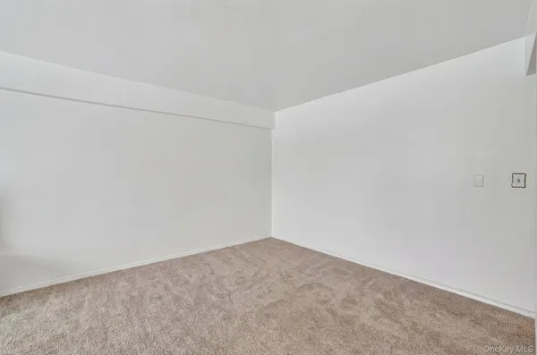 $189,999 | 2 Fisher Drive, Unit 318, Mount Vernon, NY 10552