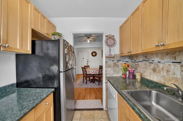 $189,999 | 2 Fisher Drive, Unit 318, Mount Vernon, NY 10552