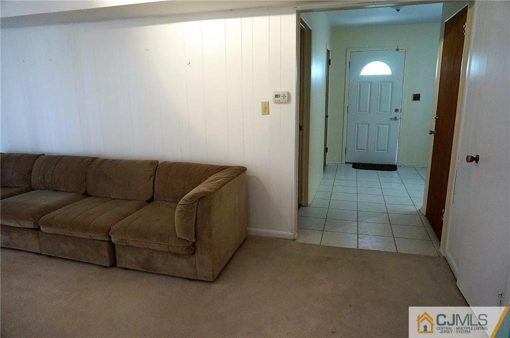 189 Winding Road Iselin, NJ 08830 - Photo 20 of 25 Gallery Image 20