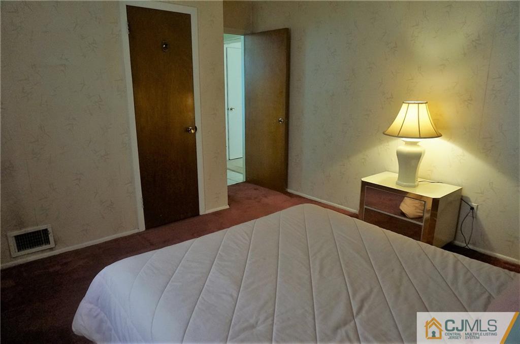 189 Winding Road Iselin, NJ 08830 - Photo 22 of 25 Gallery Image 22
