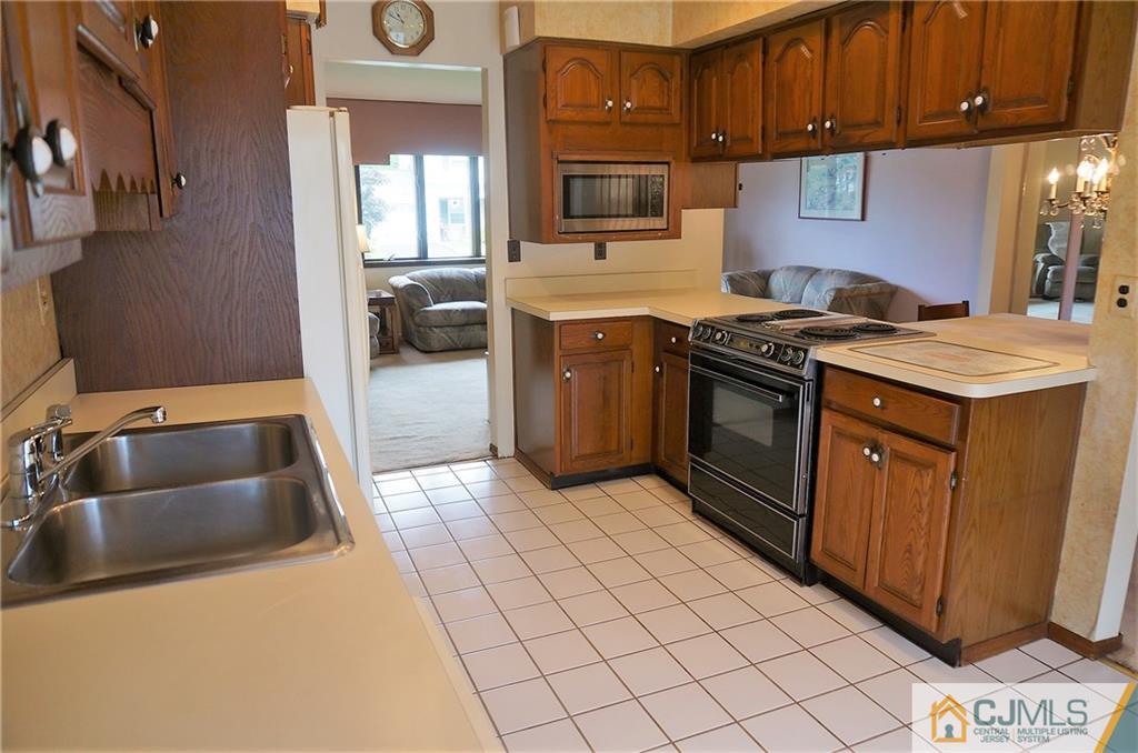 189 Winding Road Iselin, NJ 08830 - Photo 7 of 25 Gallery Image 7