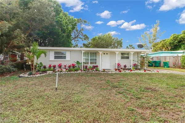 $1,325,000 | 2140 Harbor Lane, Naples, FL 34104