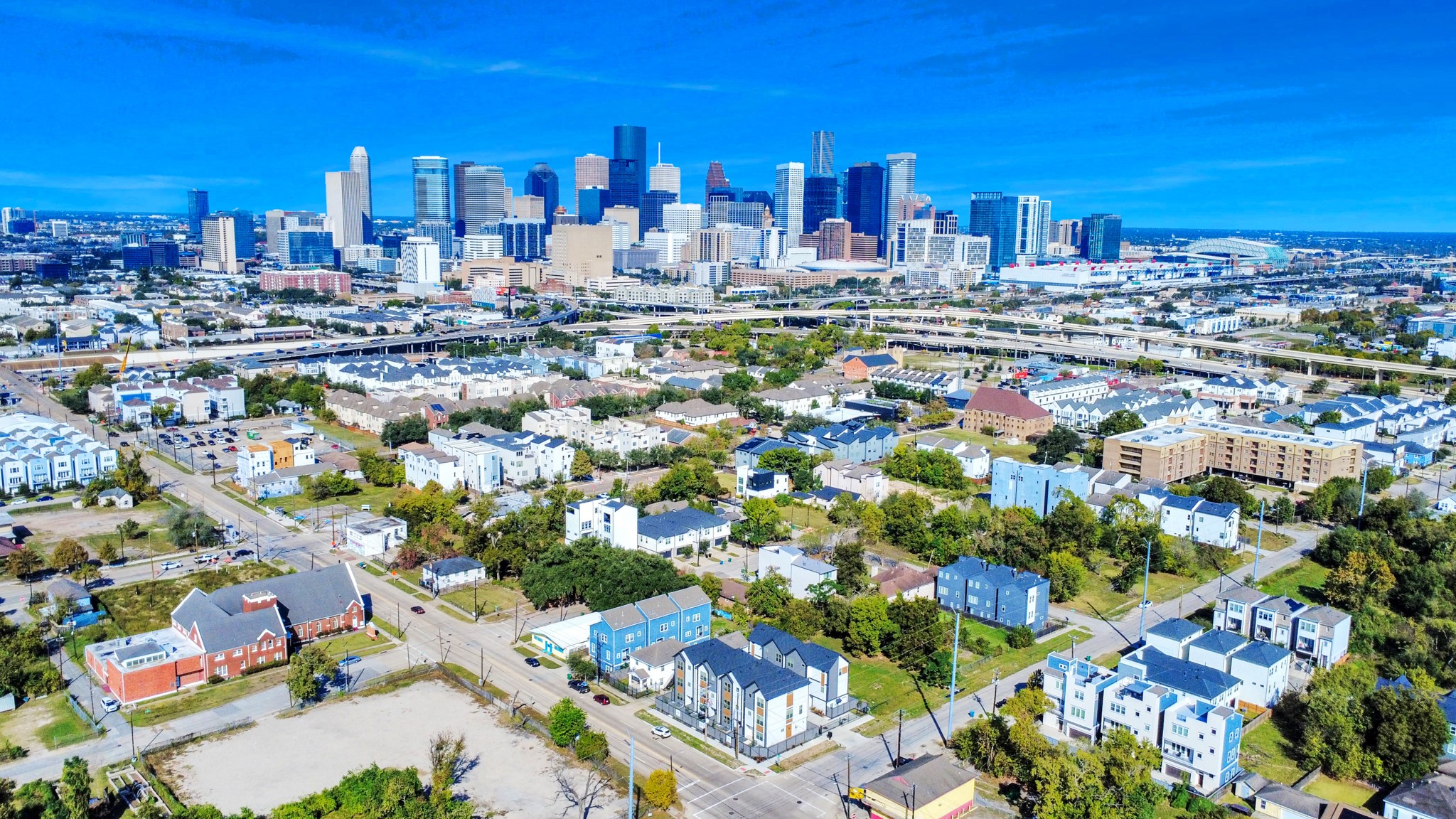 2524 Live Oak Street Houston, TX 77004 - Photo 4 of 50 a view of a city