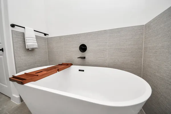 $3,250 | 2524 Live Oak Street, Houston, TX 77004